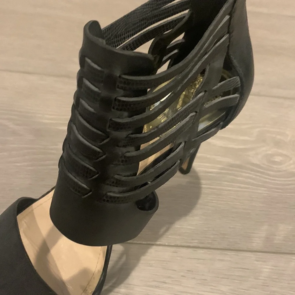 Vince Camuto - Black Heel Sandals - Size: 8.5 M - Picture 12 of 14